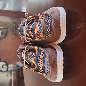 Women's shoes